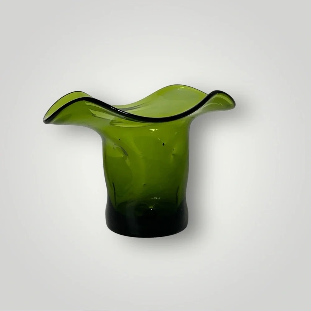 Vintage MCM Green Blown Glass Ruffled Dimpled‎ Candle Holder Vase 4.5